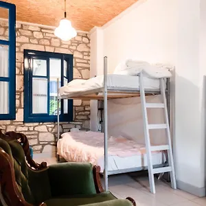  Albergue Himara Hostel Albânia